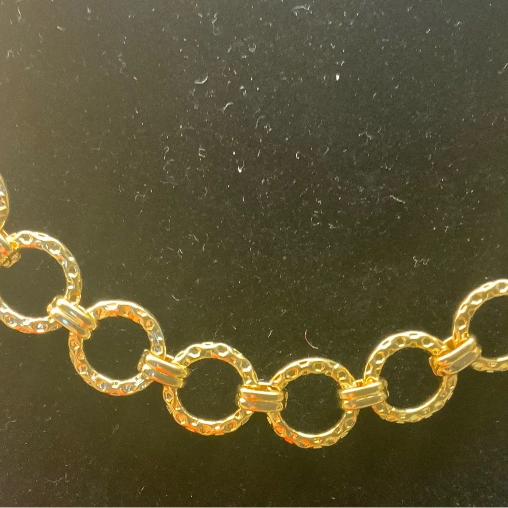 ♥️BRAND NEW 18k yellow gold over silver hammered circle necklace.Bloomingdale’s - Picture 4 of 7